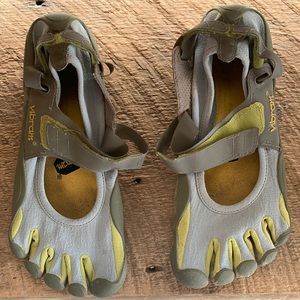 Green Vibram Fivefingers size 41